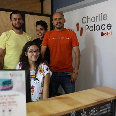 Charlie Palace Hostel メデジン エクステリア 写真