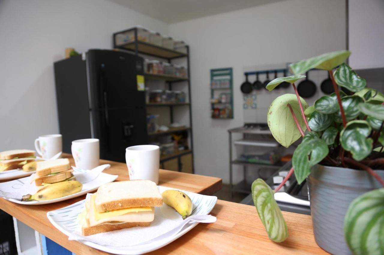 Charlie Palace Hostel メデジン エクステリア 写真